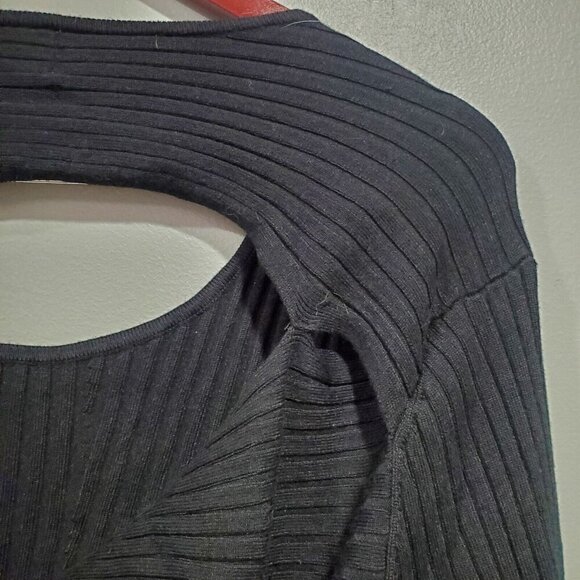 Future Collective Plus Size Black Long-Sleeved Ribbed Top Back Cut-outs Sz 4X - Picture 12 of 16